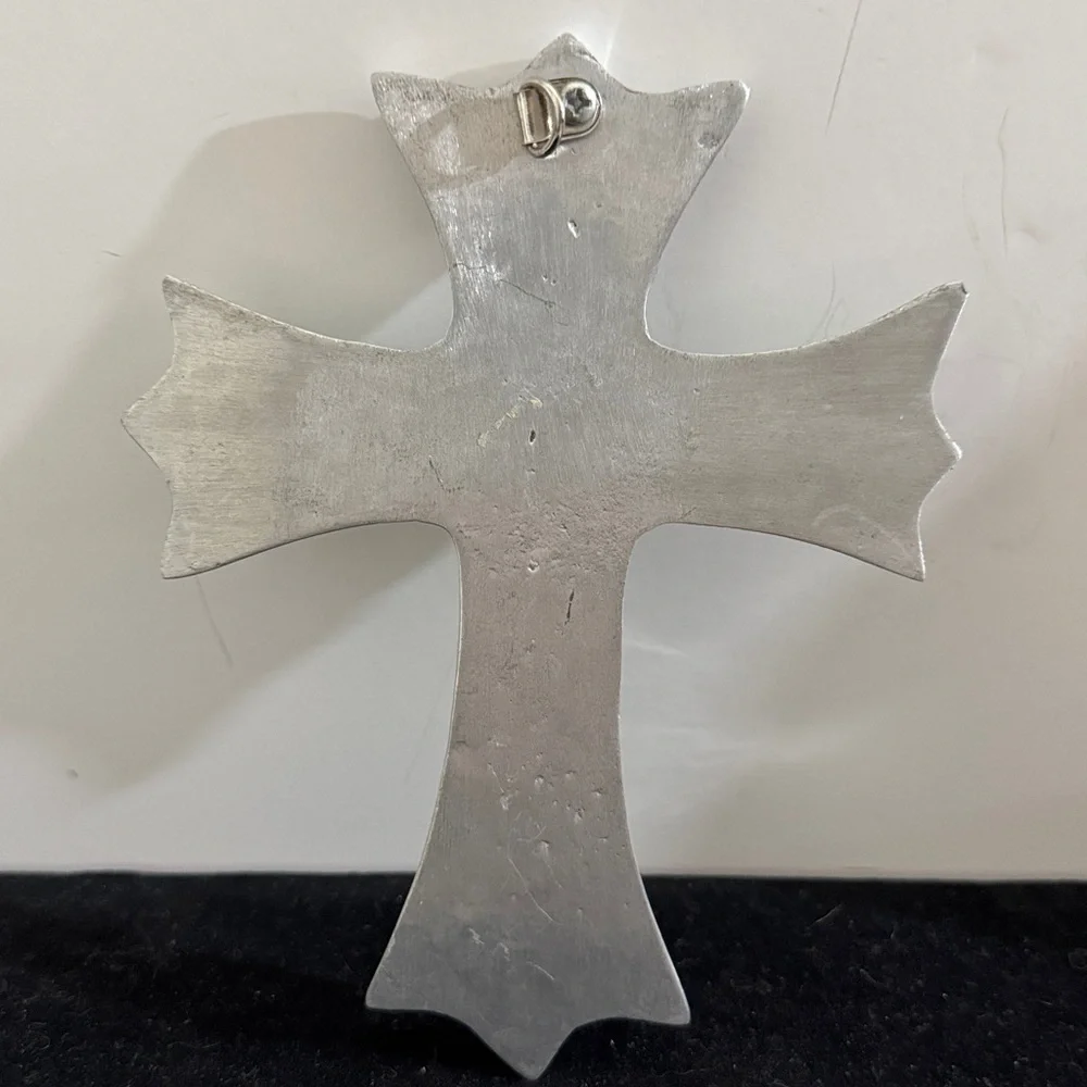 Silver Cross with Green Accents 7 1/4“